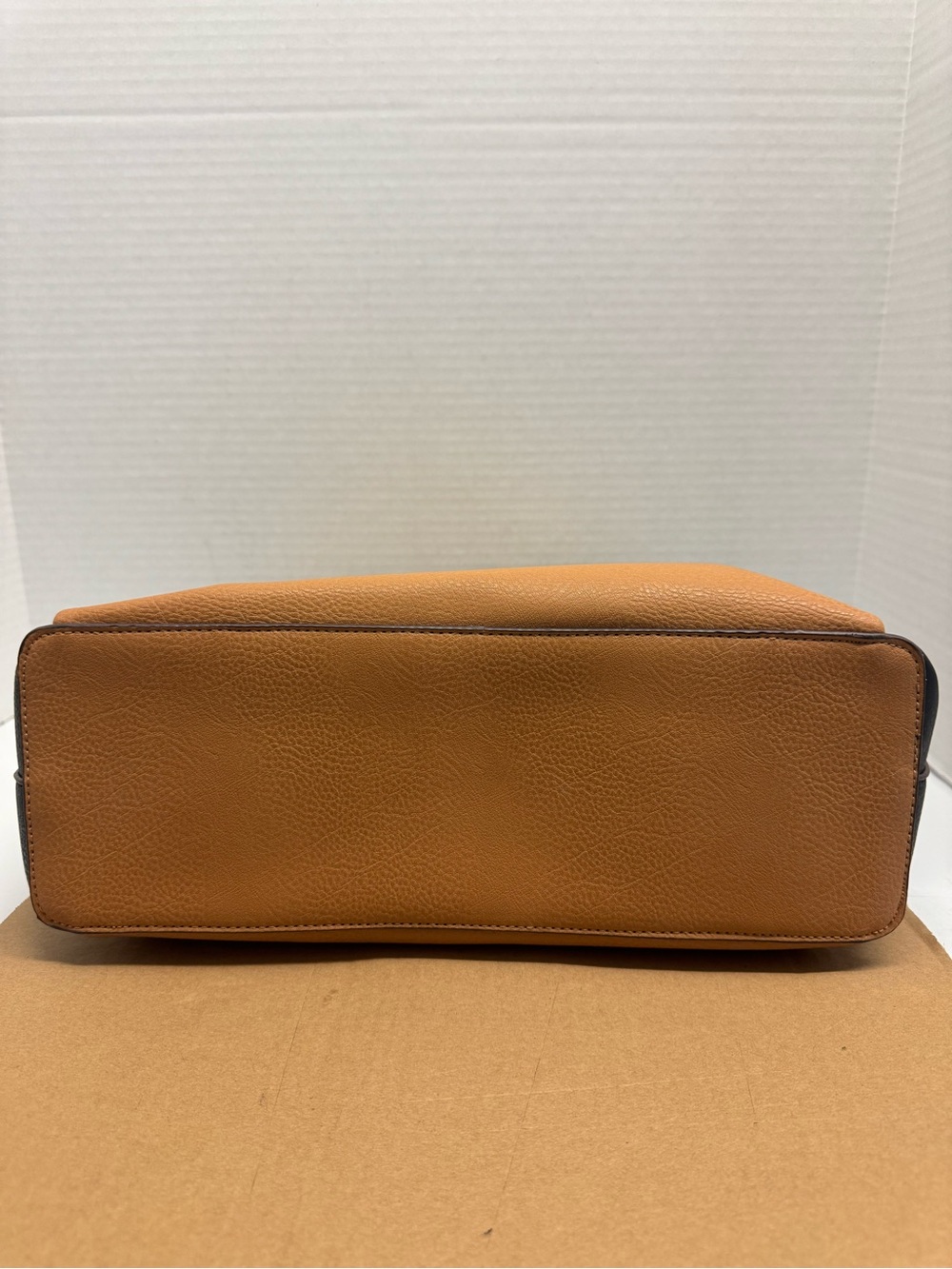 Carlos Santana Triple Compartment Tote - Picture 8 of 9
